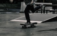 kaiyun中国-利物浦悍将重伤倒地，切尔西全队围拢祈祷——足球超越胜负的动人瞬间